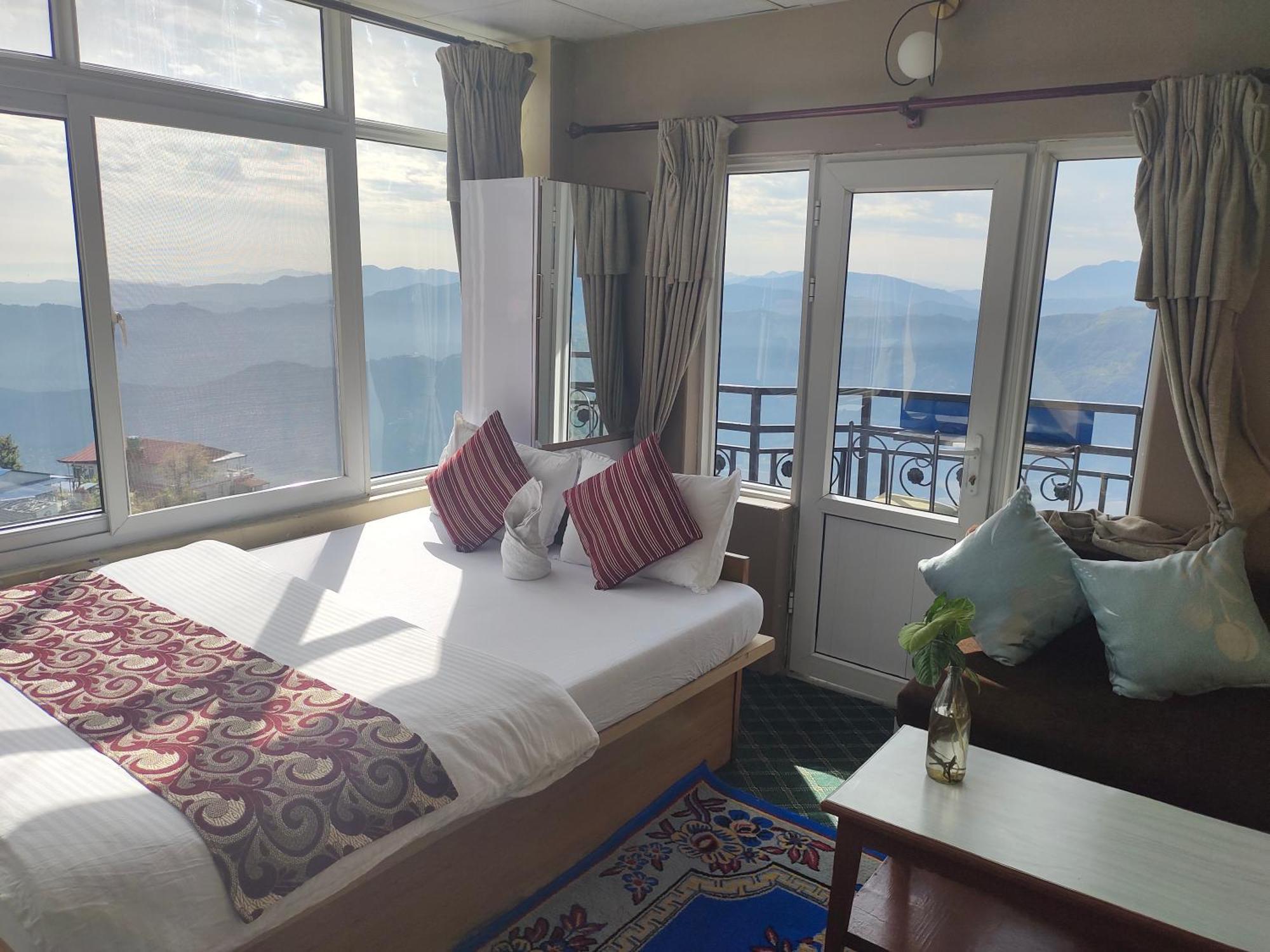 Hotel High Ground Inn Sarangkot بوكْرا المظهر الخارجي الصورة