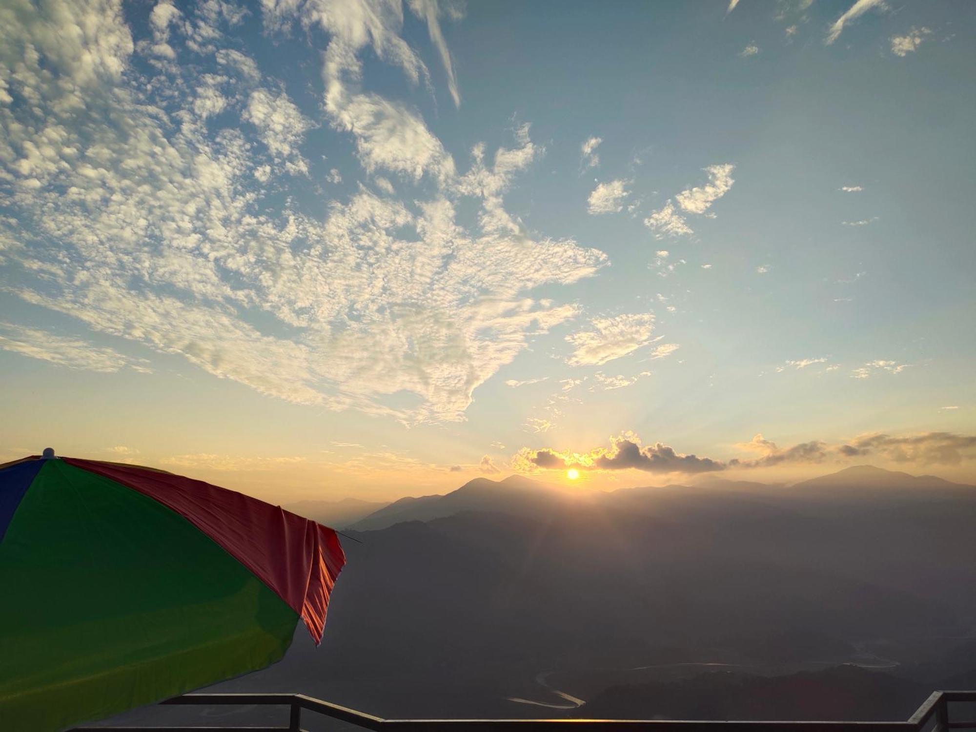 Hotel High Ground Inn Sarangkot بوكْرا المظهر الخارجي الصورة