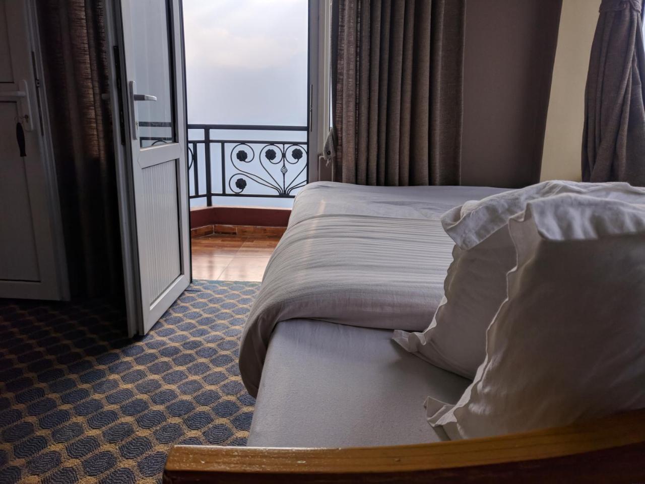 Hotel High Ground Inn Sarangkot بوكْرا المظهر الخارجي الصورة